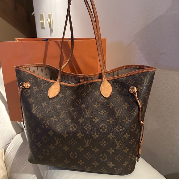 💯% authentic Louis Vuitton never full MM in monogram - Picture 1 of 14